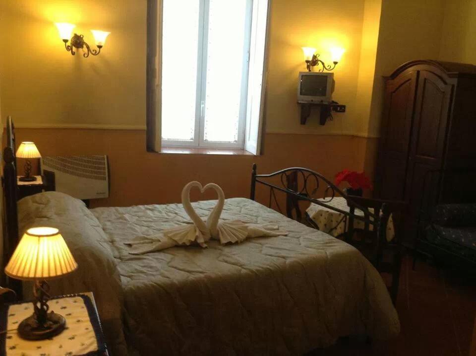 Pensión Pignatelli 3*